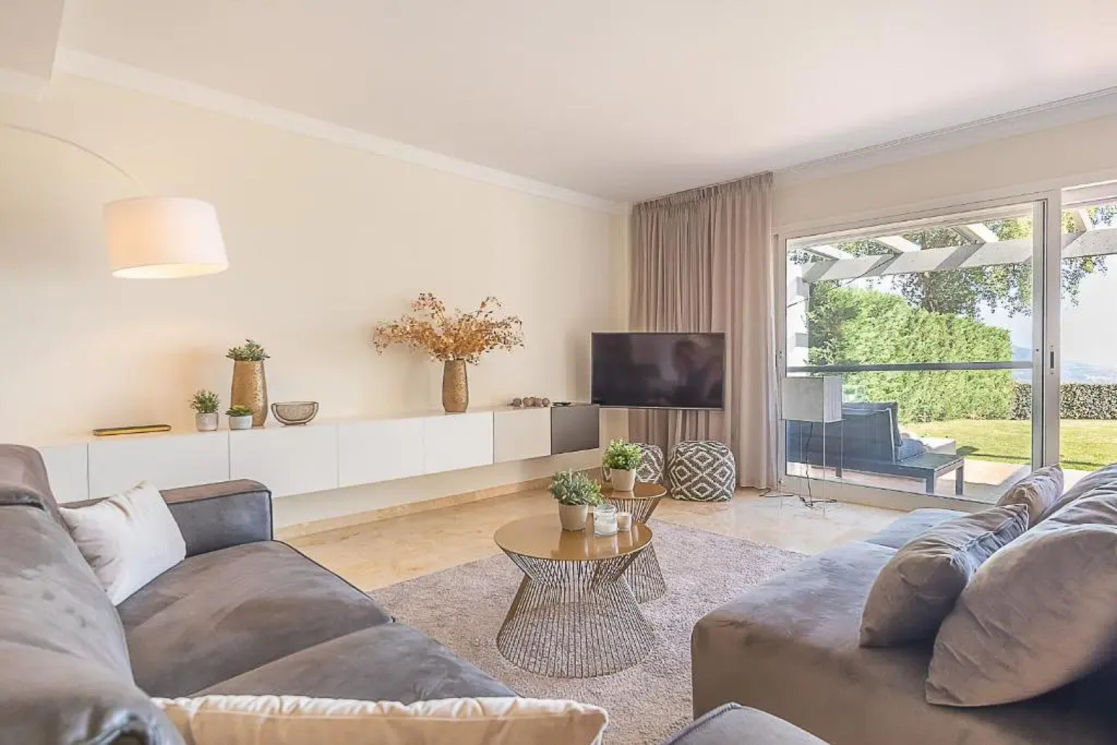 Apt Mairena Forest sea View Pool