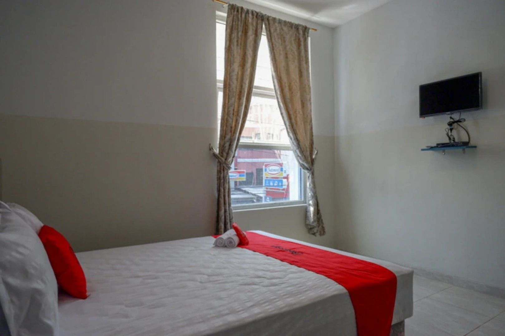 RedDoorz near Tamansari Shopping Center Salatiga