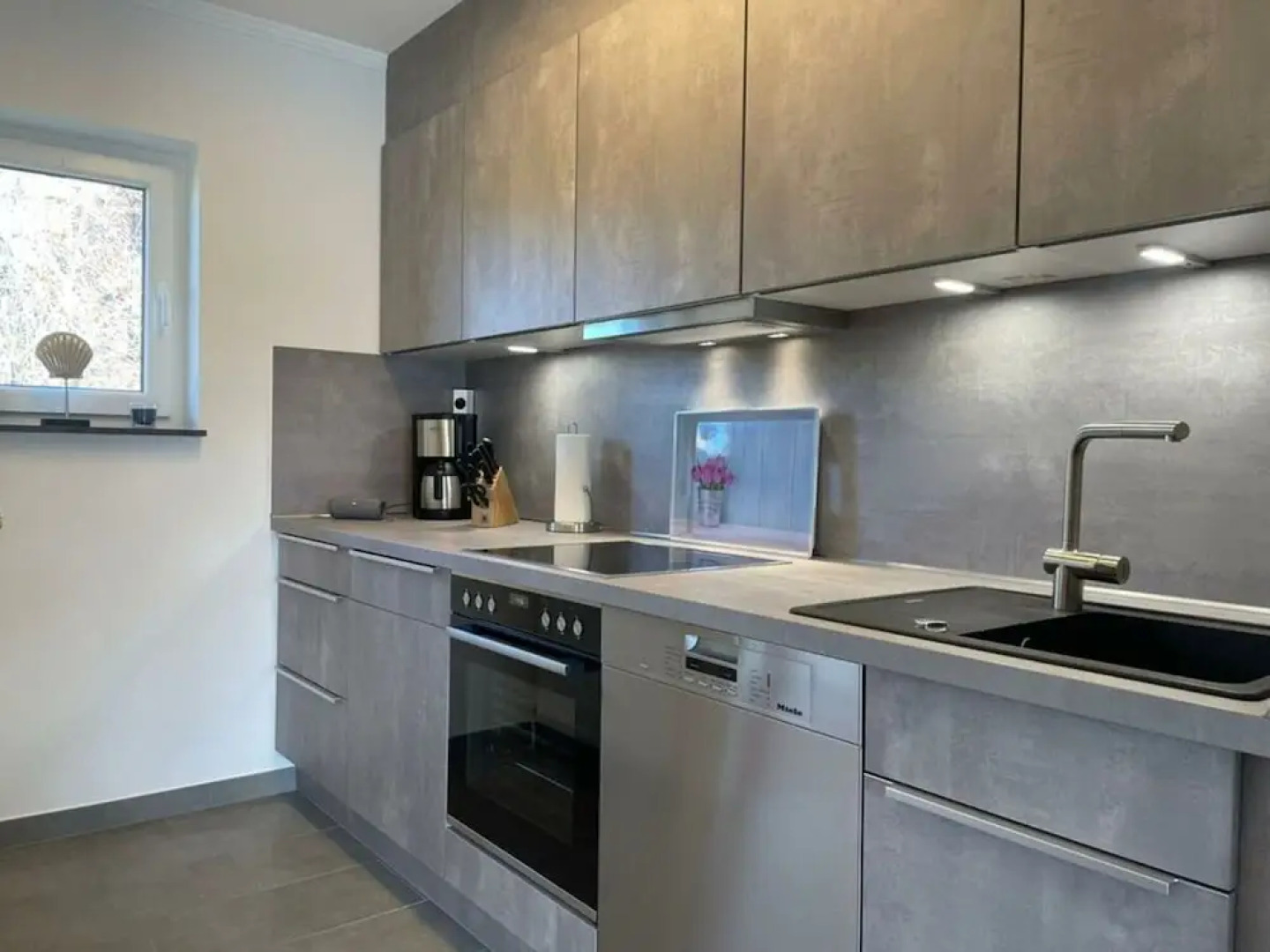 Bente Modern Retreat