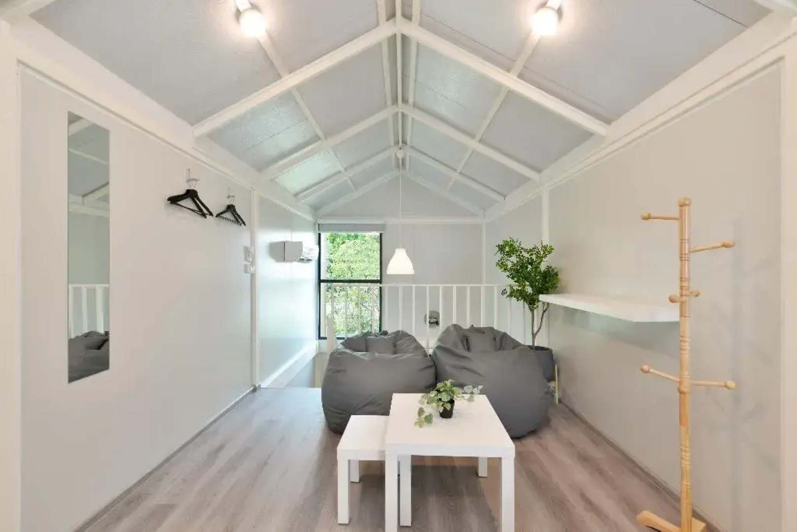 Gate43 Airport Hotel