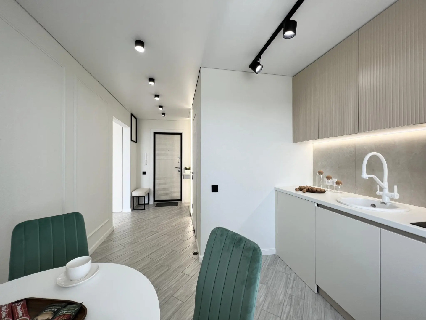 Live (Лайв) на улице Набережная