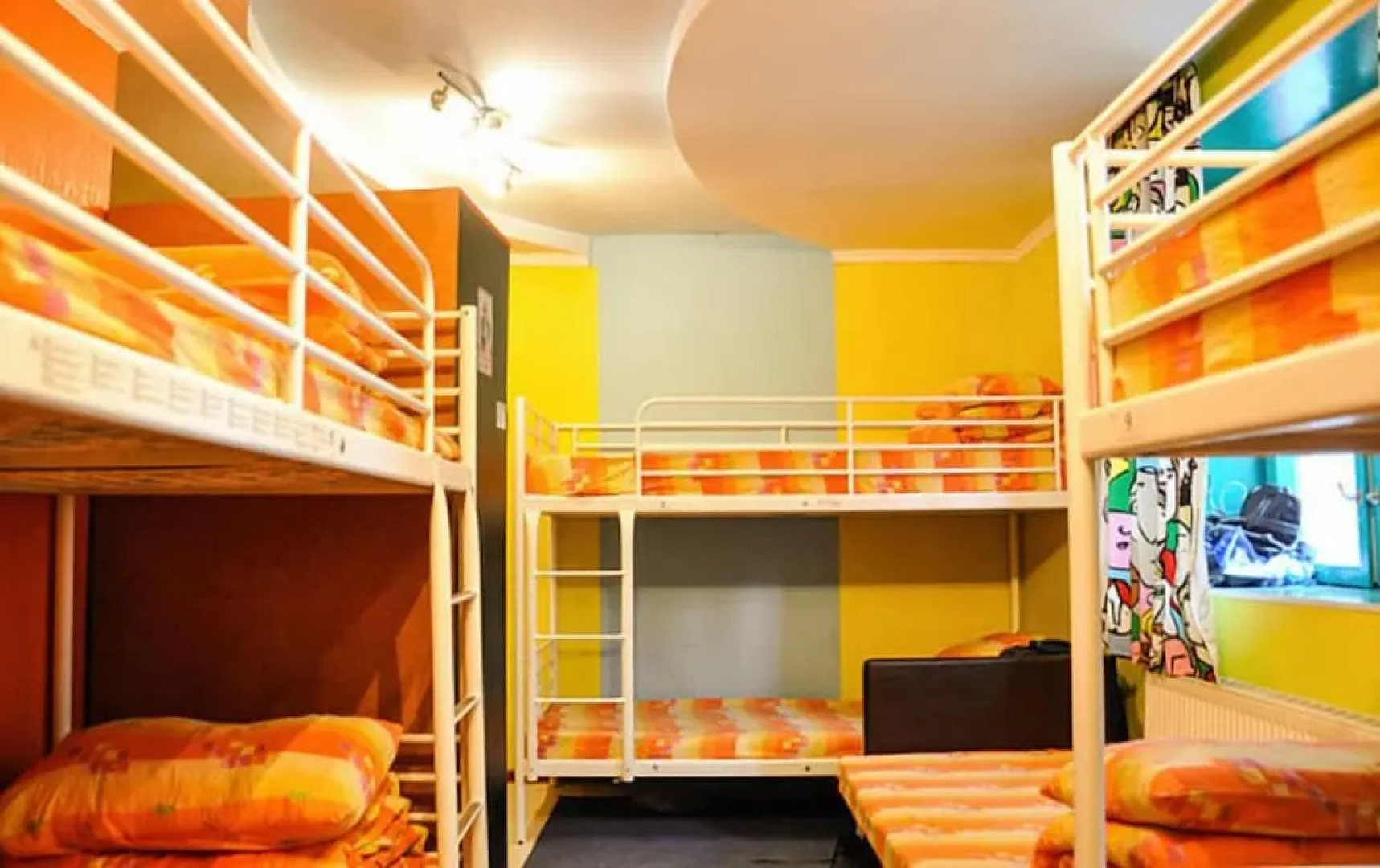 Хостел Funky Mamaliga