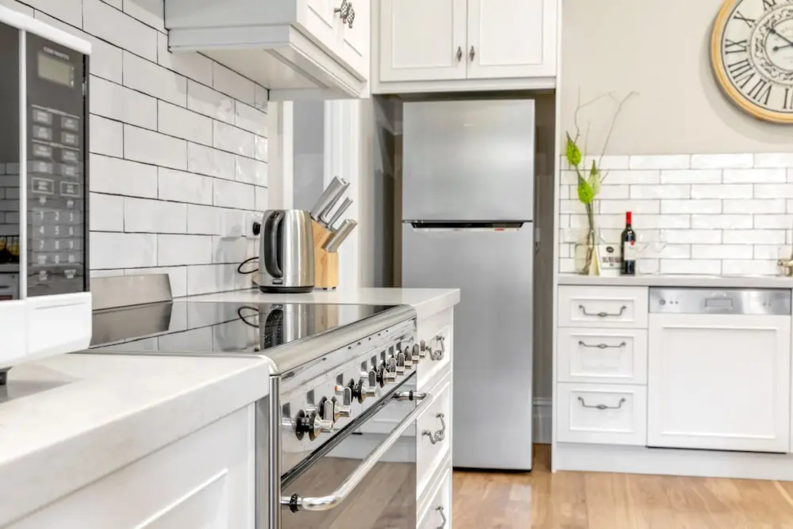 Grandview Accommodation - The Elm Tree Apartments