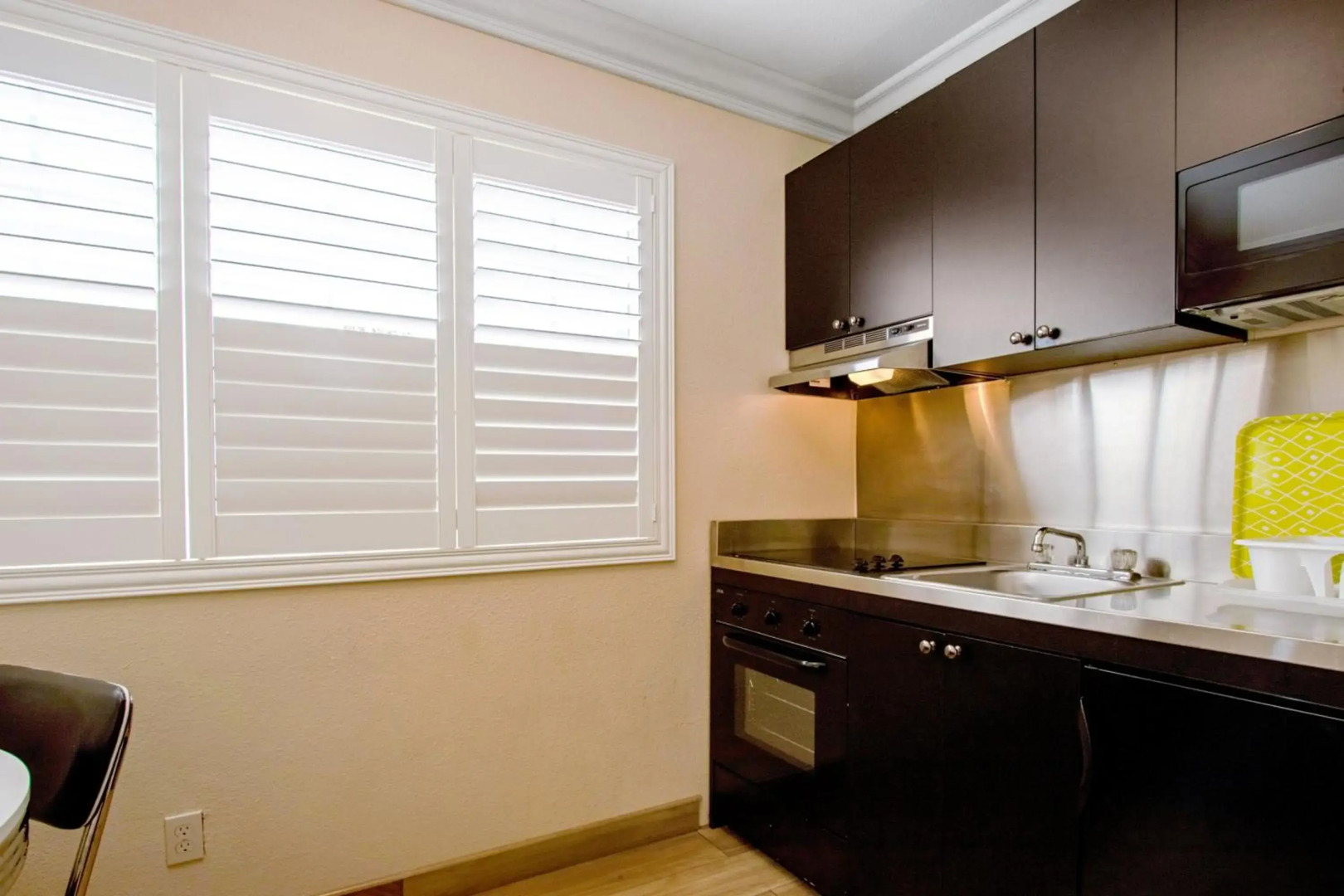 Red Roof Inn & Suites Monterey