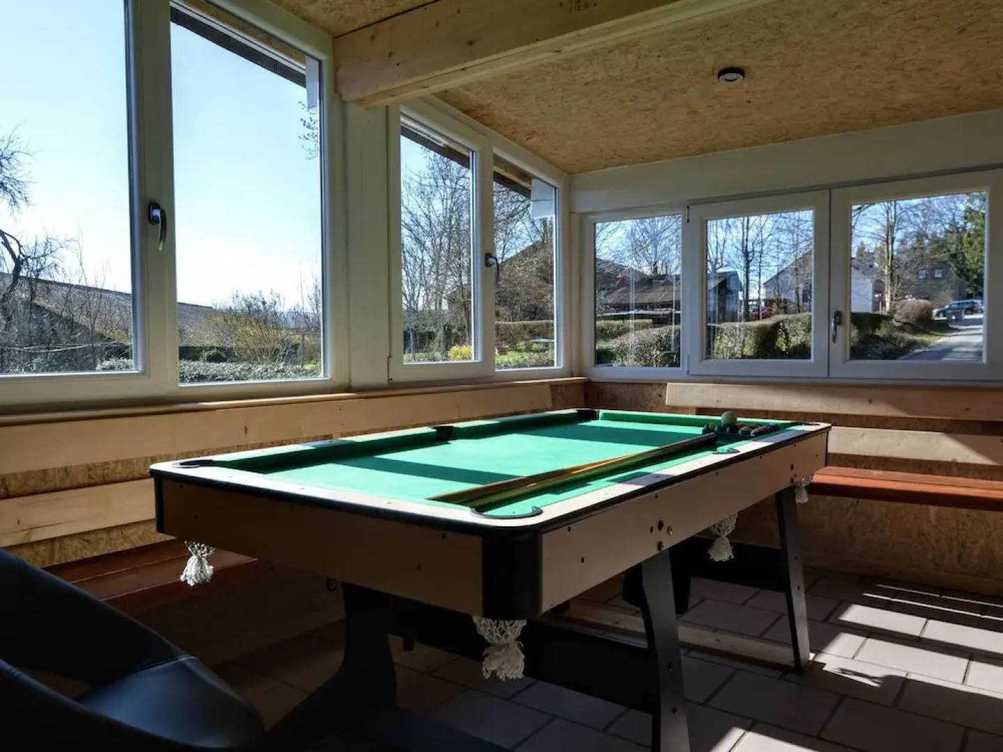 Modern Holiday Home with Jacuzzi and Sauna in Ardennes