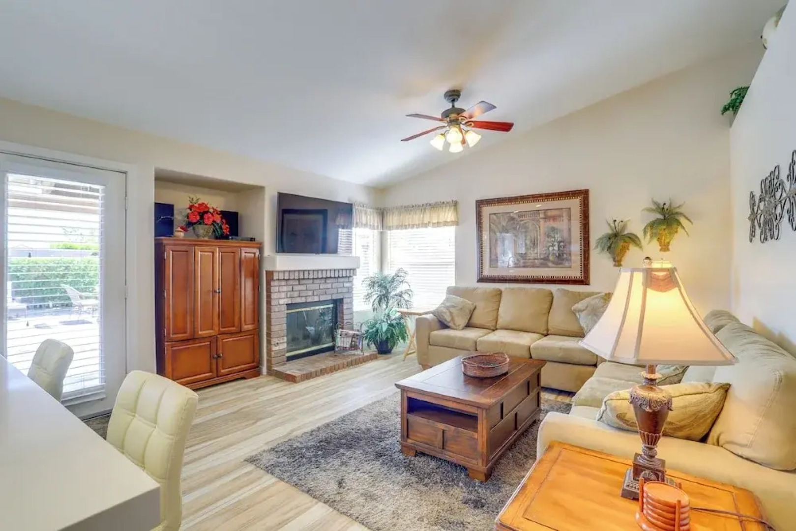 065014: 2 Mi to Big Rock Golf Course: Luxury Home