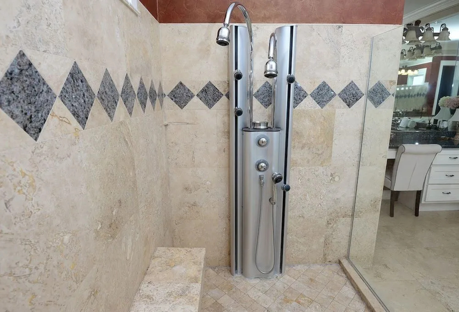 Front Beach House 19404