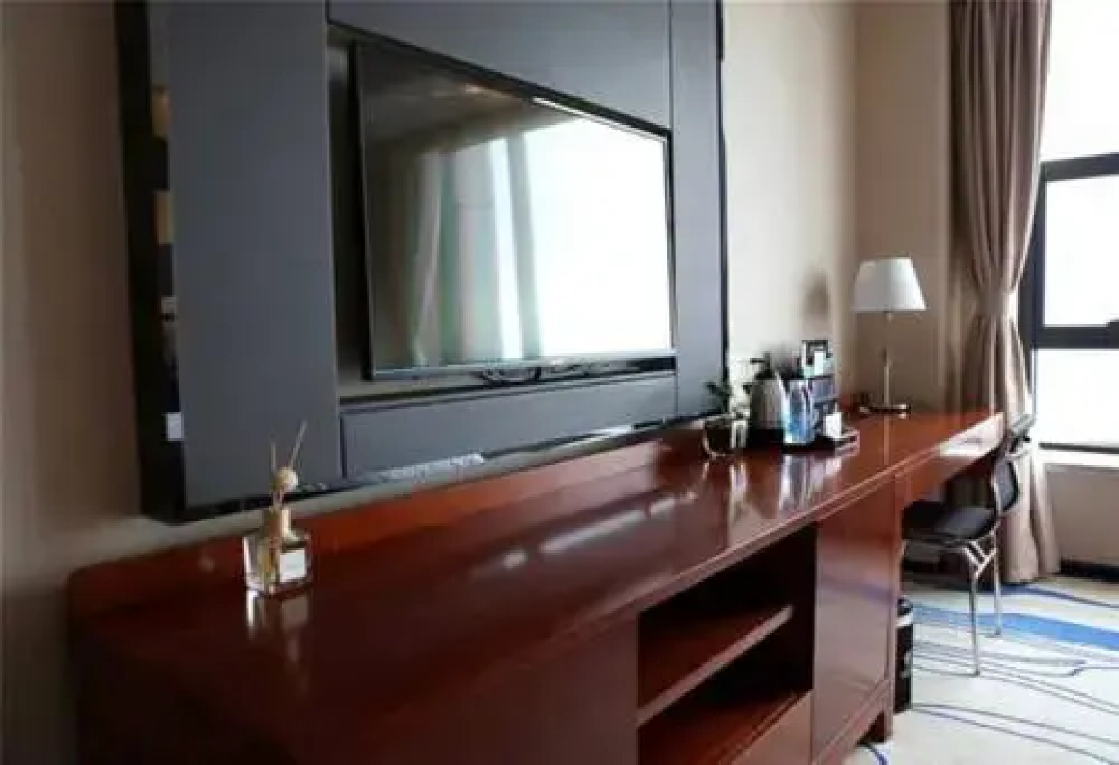 Longyue International Hotel