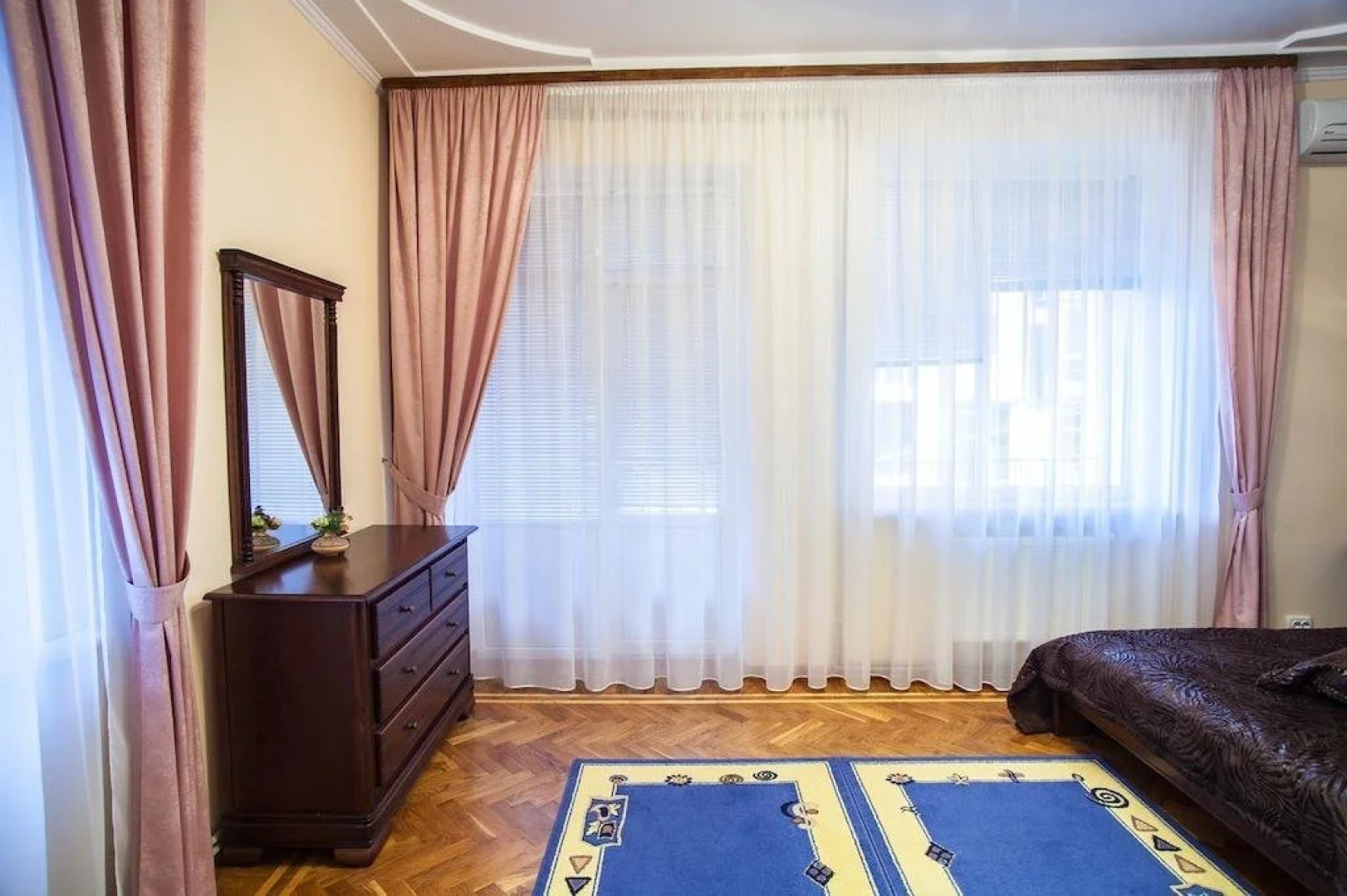 Hotel Complex Uhnovych