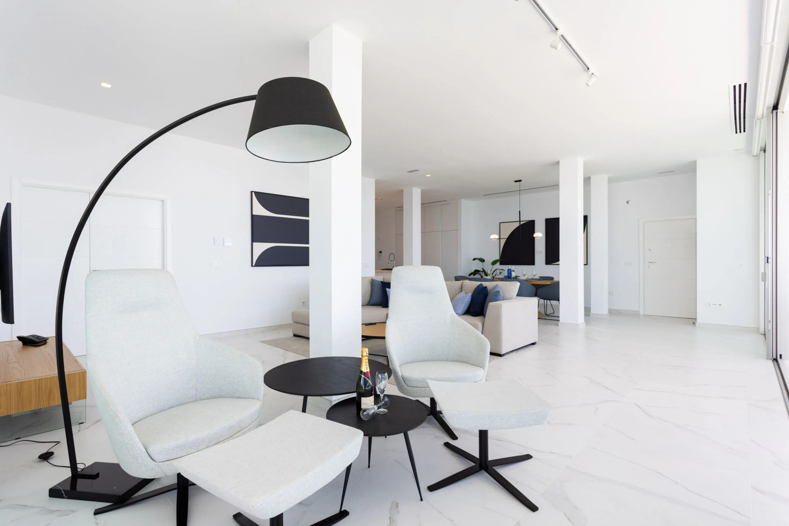 Crystal I Luxury Apartments