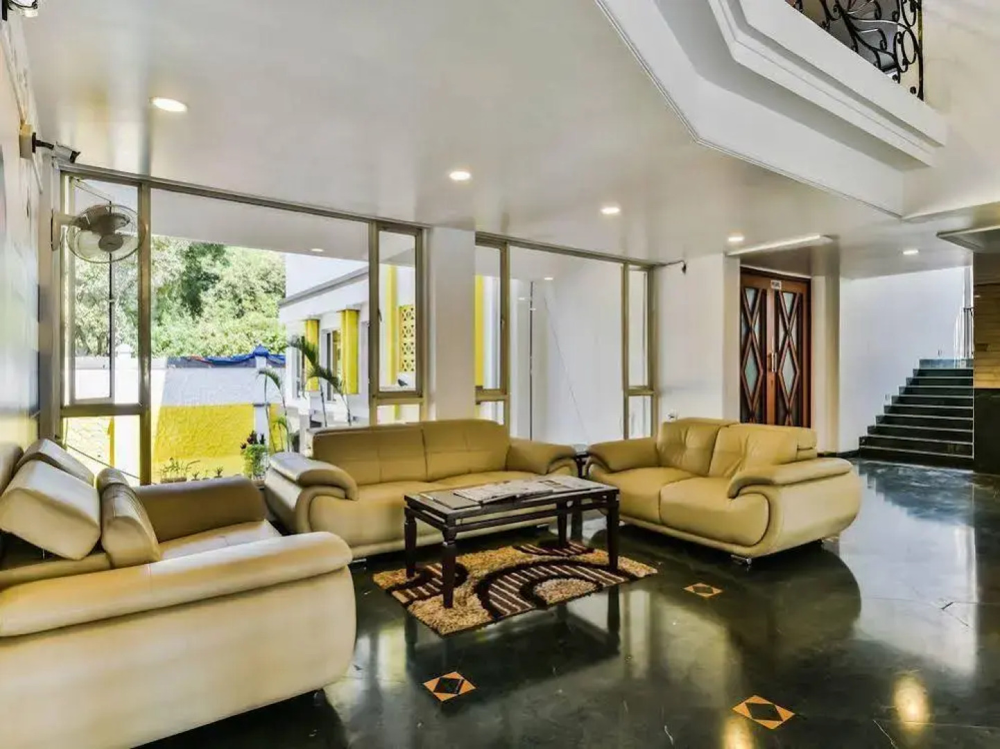 OYO Premium Lonavala Old Highway