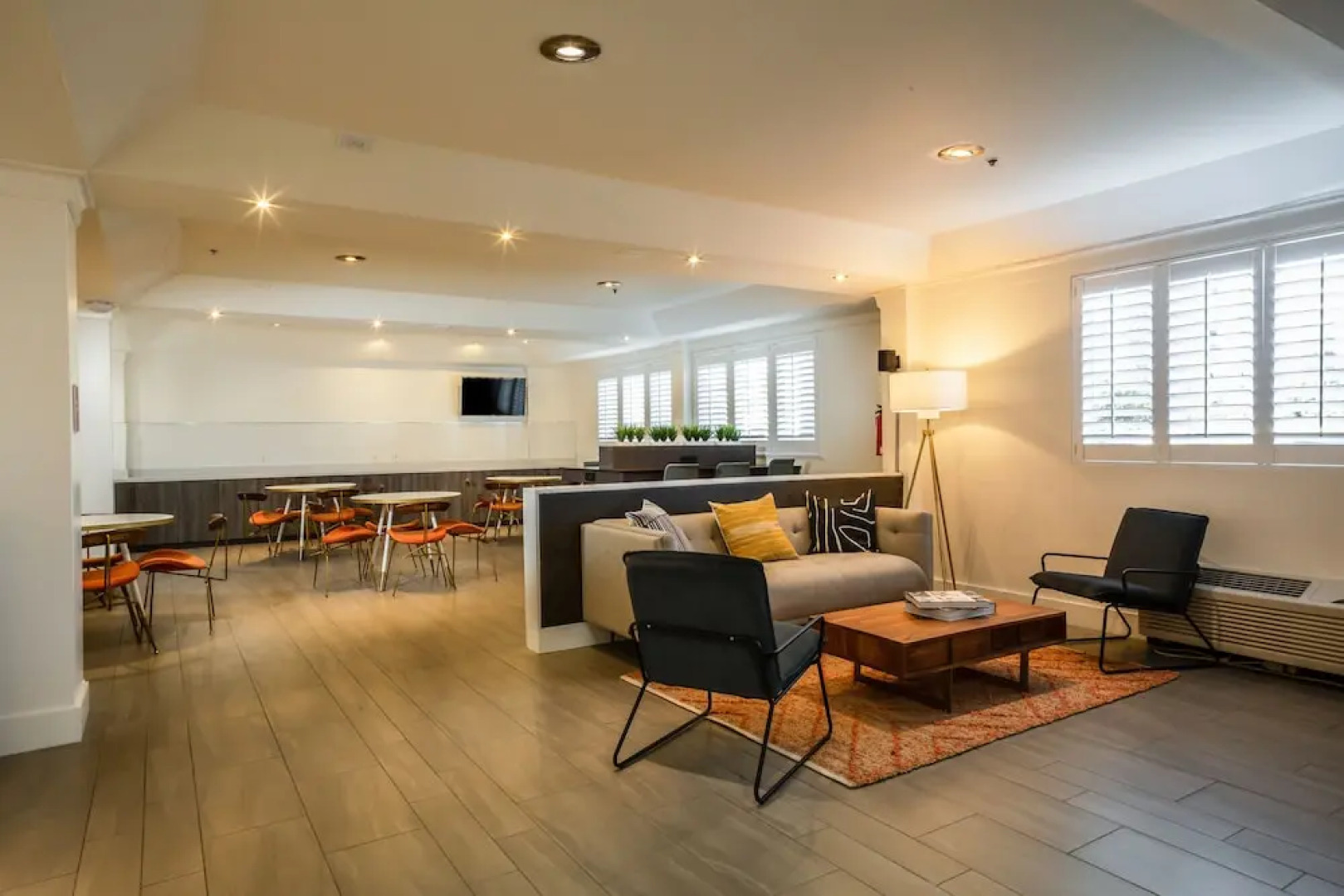 Best Western Crestview Hotel & Suites