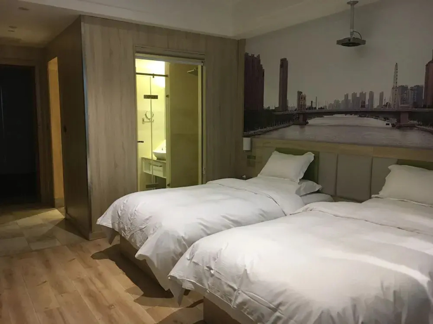 IBIS Styles NT Shimao Plz.