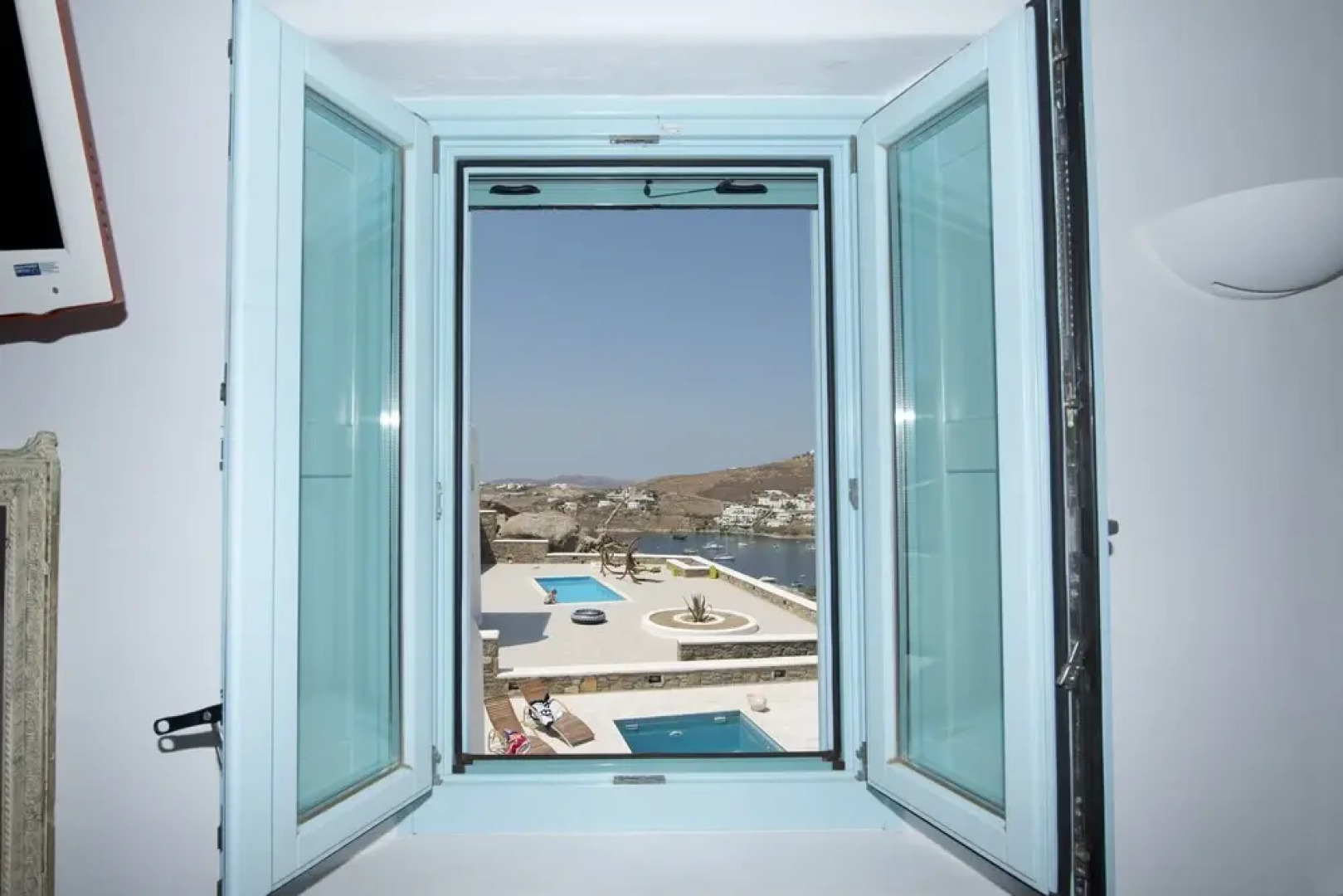 Nephiria's Villa Danelina next to Ornos&Psarou beach