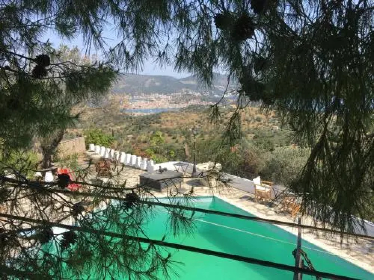 1911 Poros Country Retreat