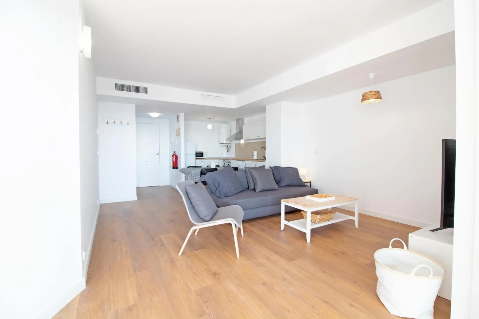 Global Properties, Moderno apartamento con terraza y vistas al mar