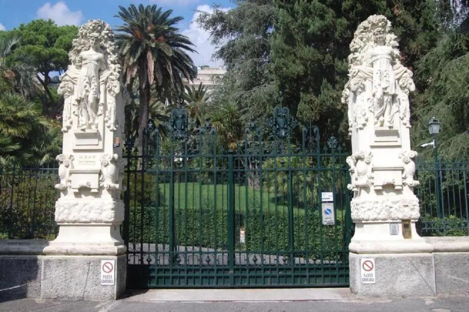 ALTIDO Apt for 4 with Exclusive Pool and Garden in Nervi