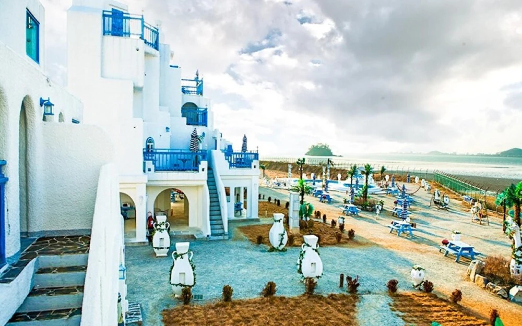 Hwaseong Santorini Pension 8