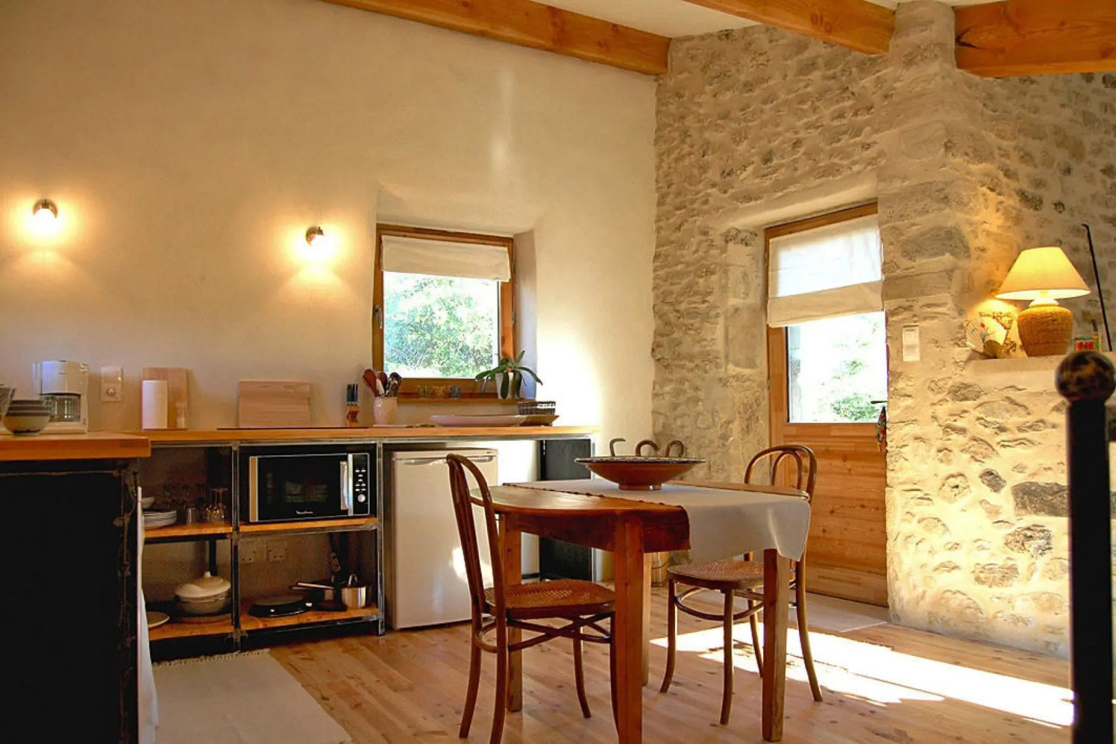 Lovely Stone House Withe Private Terrace, Le Pègue