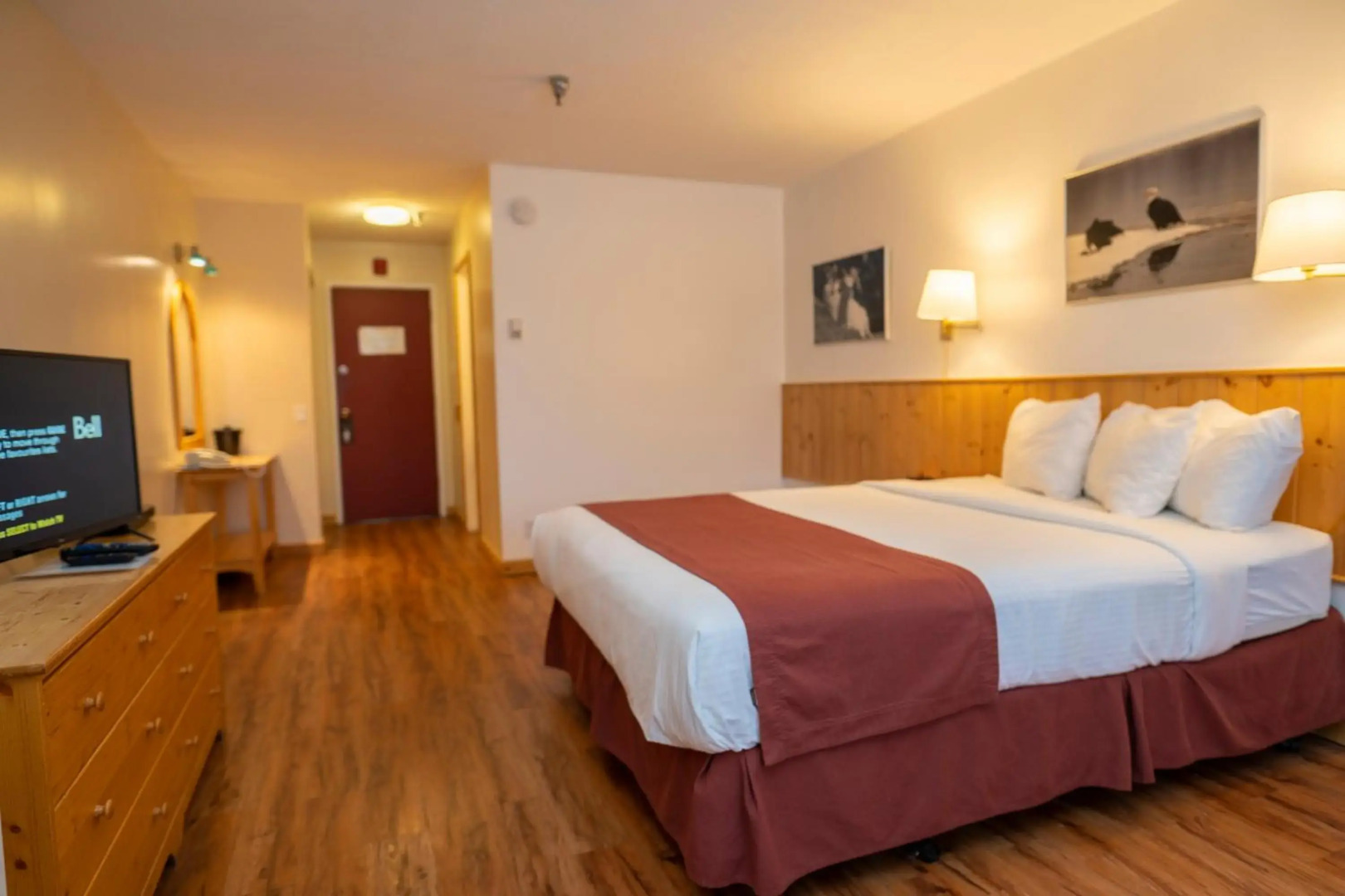 Canadas Best Value Inn River View Hotel