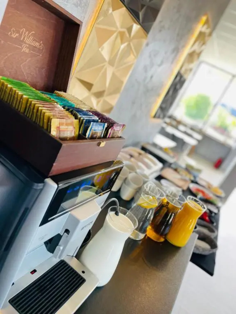 Housine - The View 50