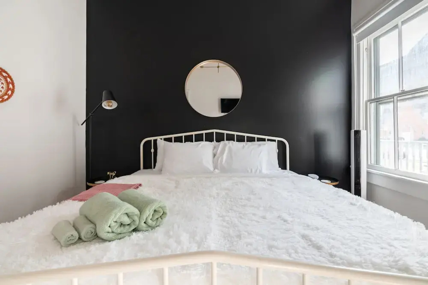 Prime Location Top Rated Clean Parking Free