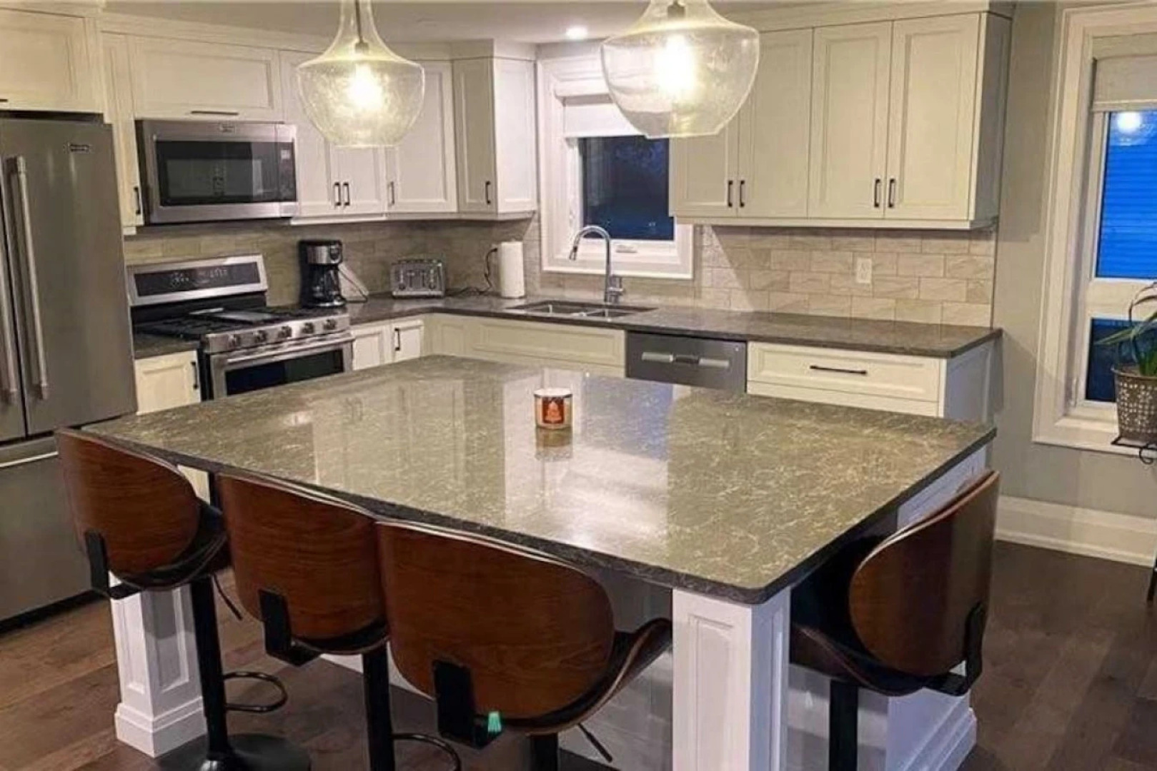 Chemong Lake Cottage w Private Boat Launch