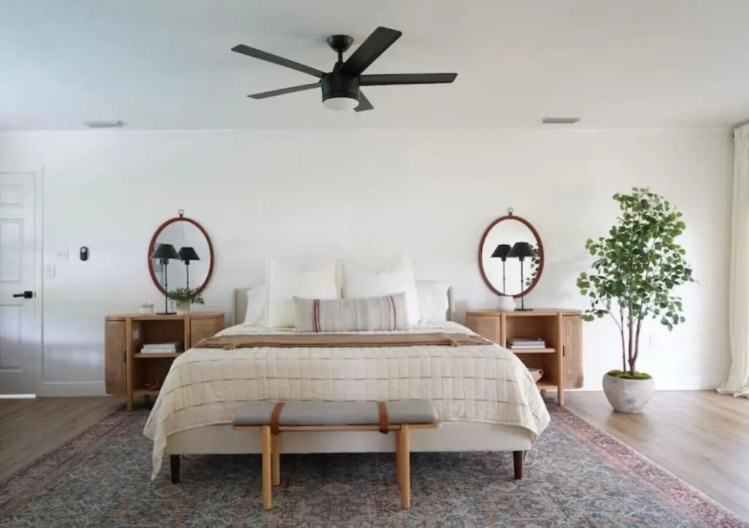 Remodeled 4BR Pool Home / Golf View/Near Beaches