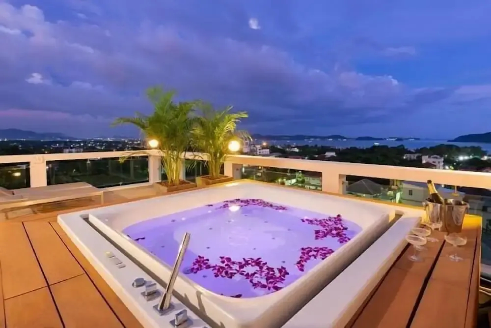 BestViewHot Tub pool Great Location v132