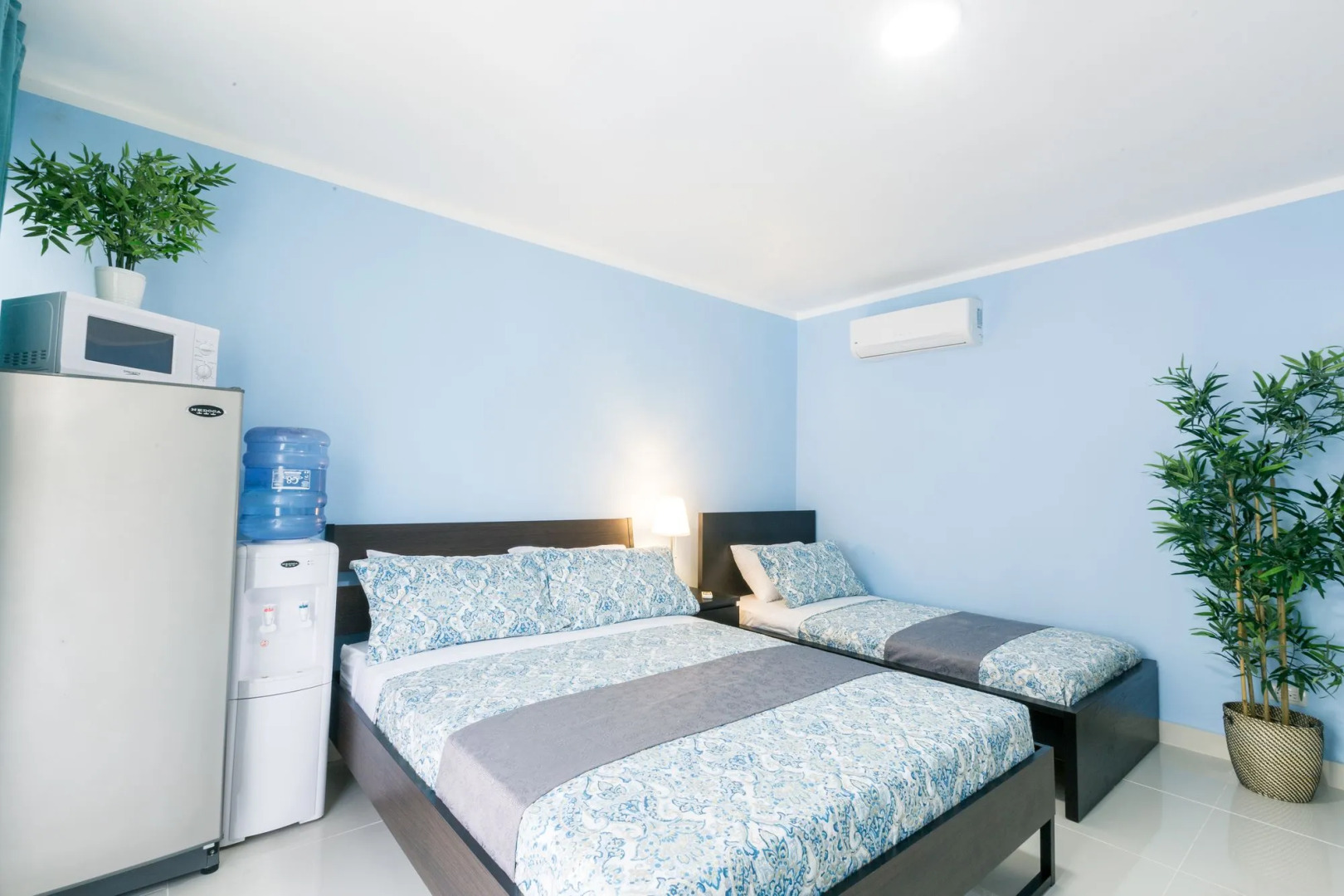 Tropicana Suites Deluxe Beach Club & Pool