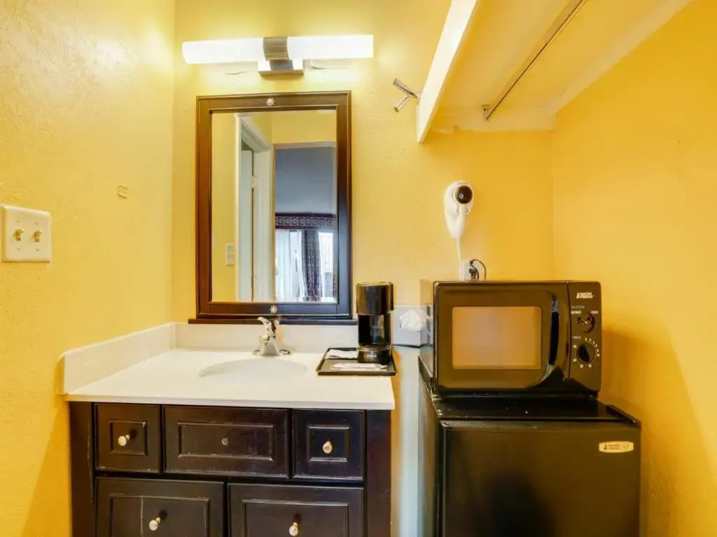 Days Inn Fayetteville/Wade-North of Ft Bragg I-95/Exit 58