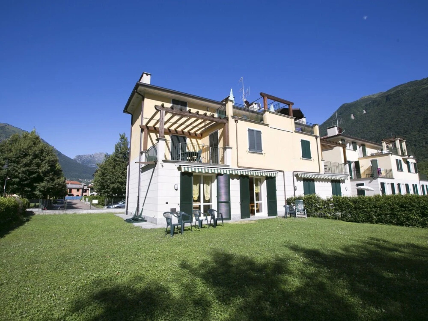 A Modern and Cozy Furnished Apartment With Garden