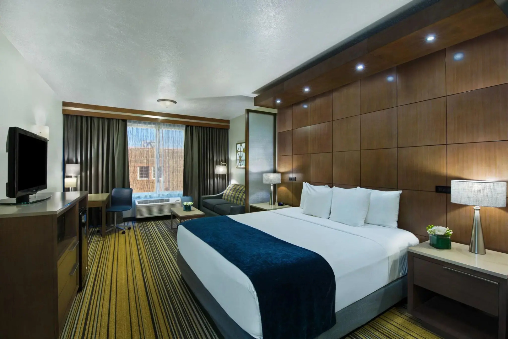 Oxford Suites Downtown Spokane