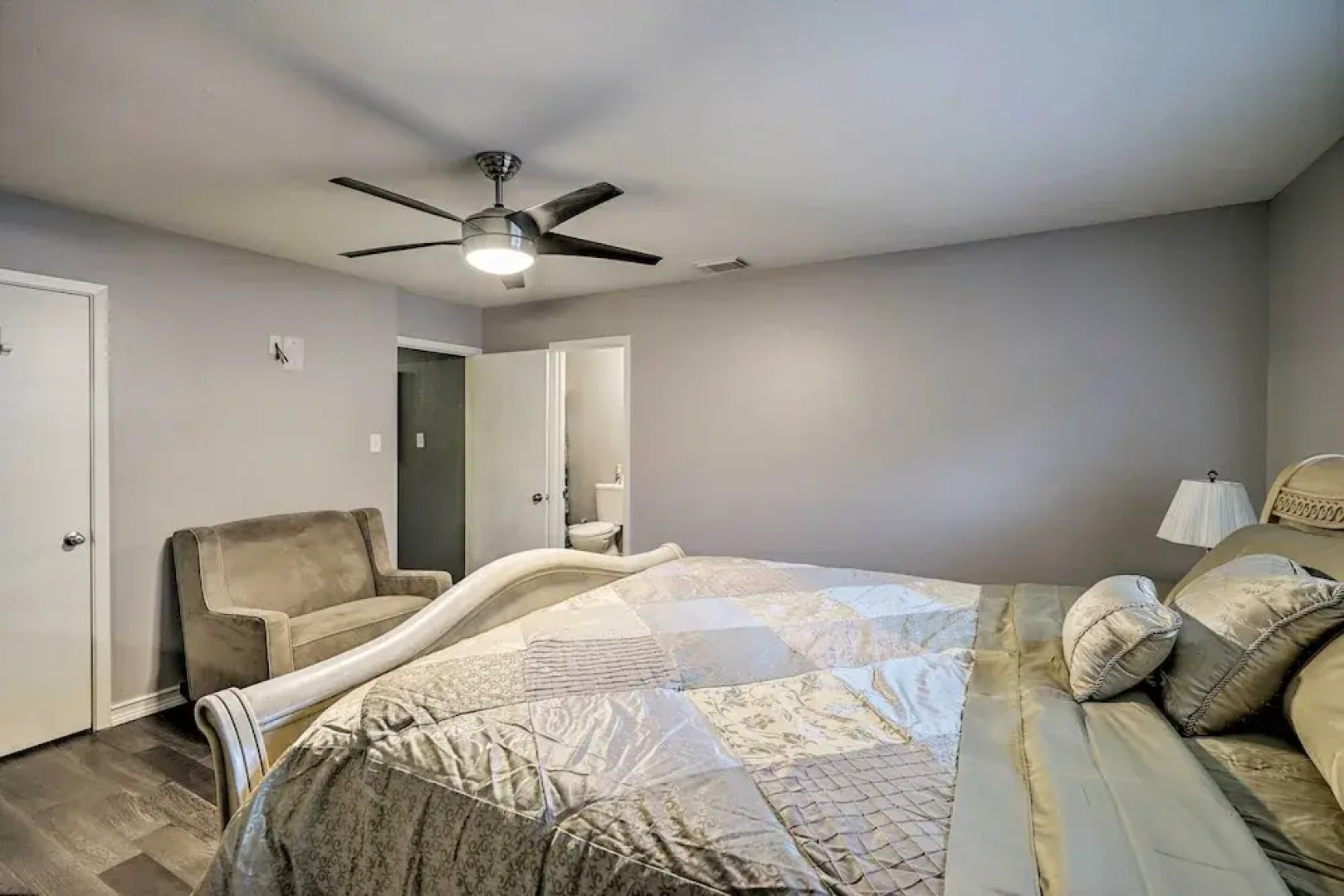 Dog-friendly Texas Retreat w/ Hot Tub, Patio & Bar