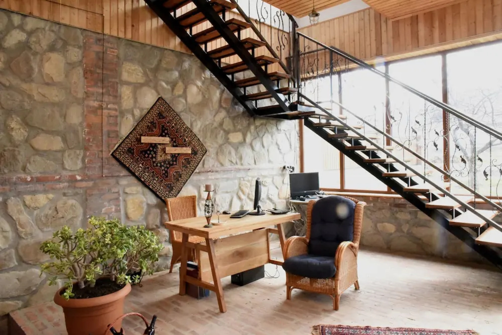 Hotel & Wine Cellar ARGE