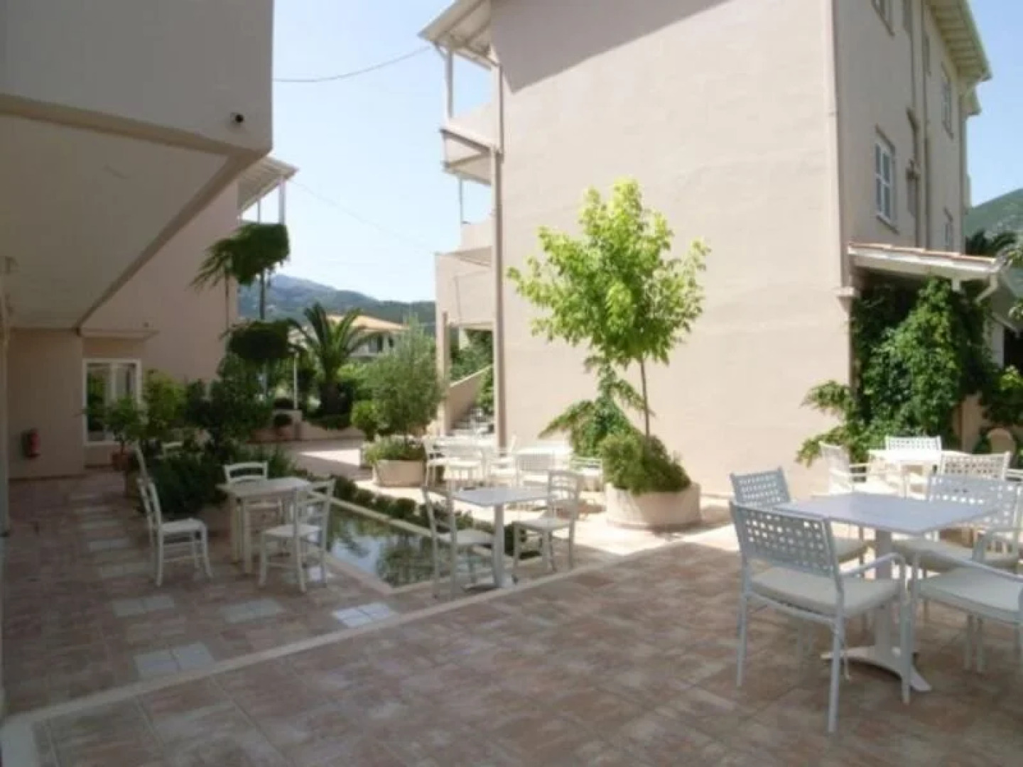 Happyland Hotel Apartments