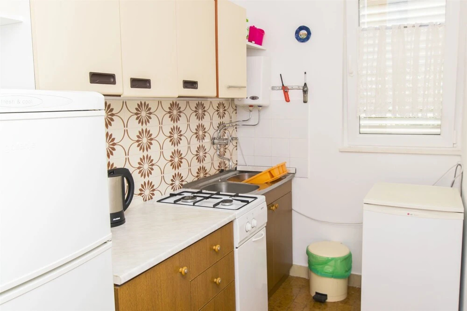 Apartment and Rooms Tina