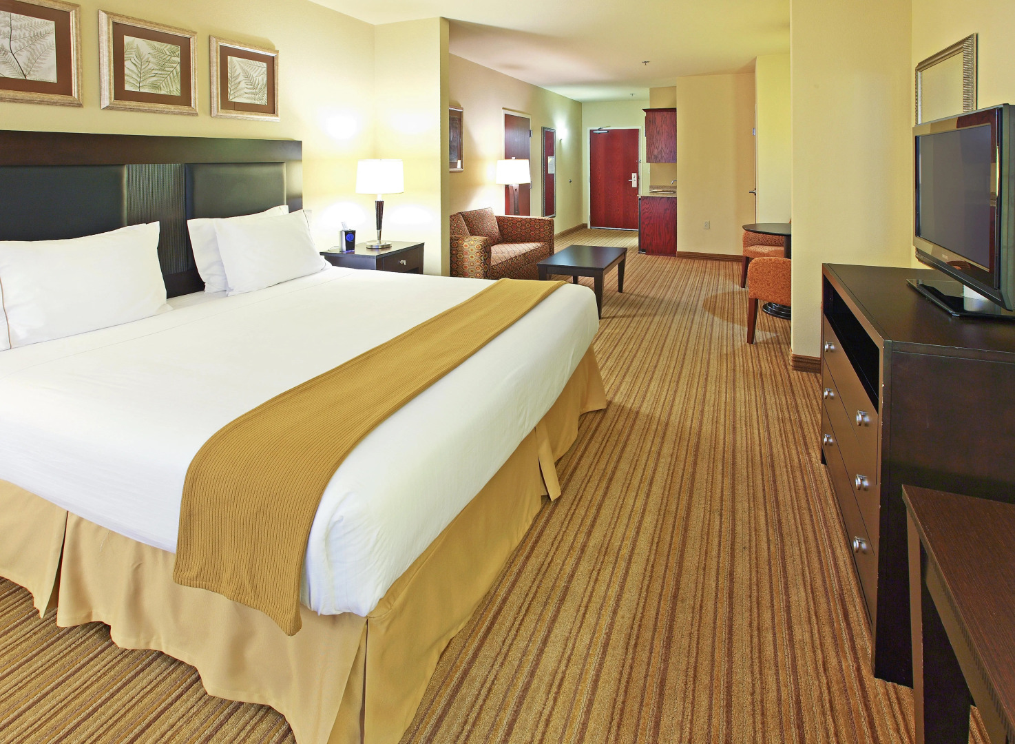 Holiday Inn Express & Suites West by IHG