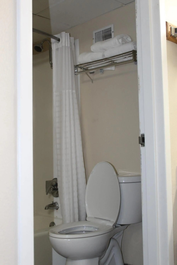 Quality Inn & Suites Moline - Quad Cities