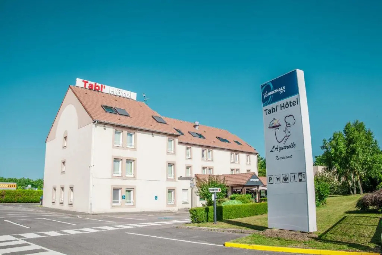 Brit Hotel Confort Amiens