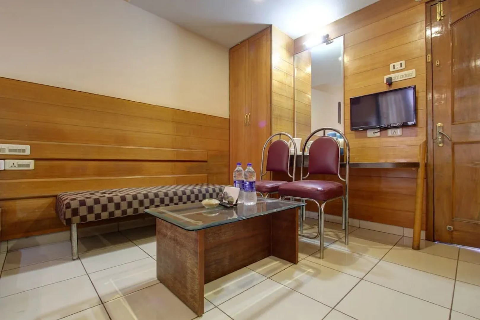 SPOT ON 40409 Hotel Rajsangam International