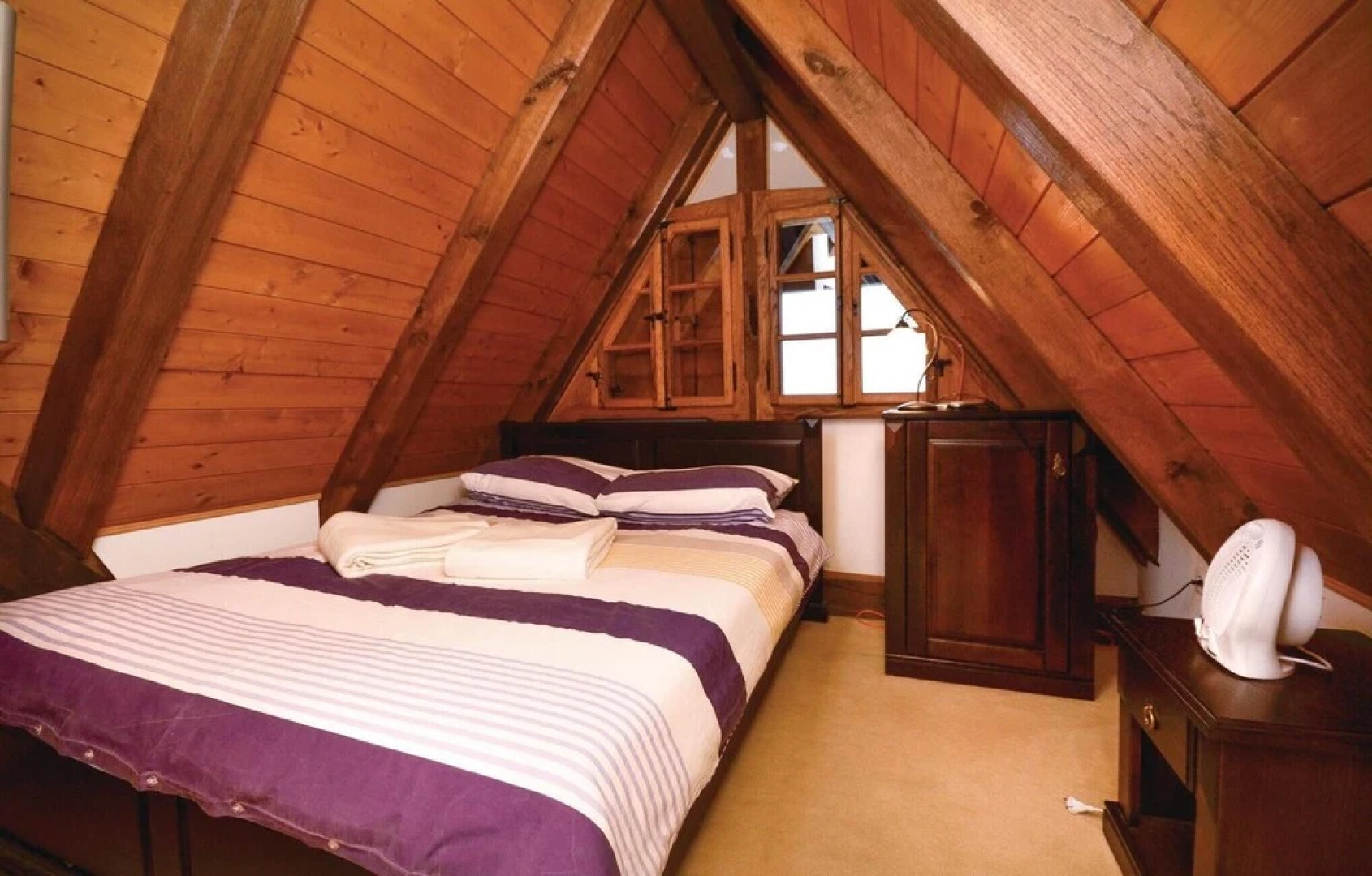 Awesome Home in Jastrebarsko With 6 Bedrooms and Wifi