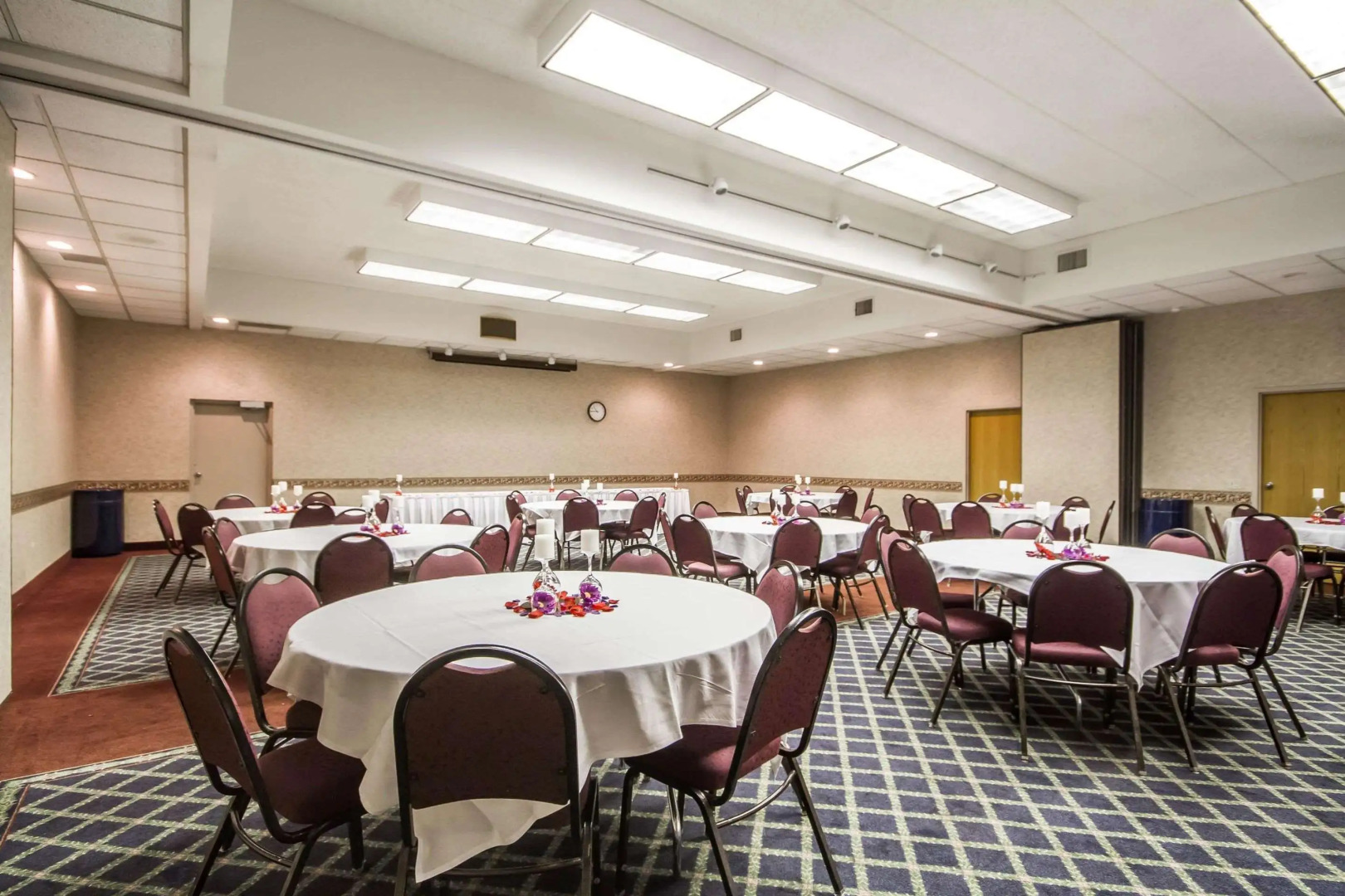 Comfort Inn & Suites Madison - Airport