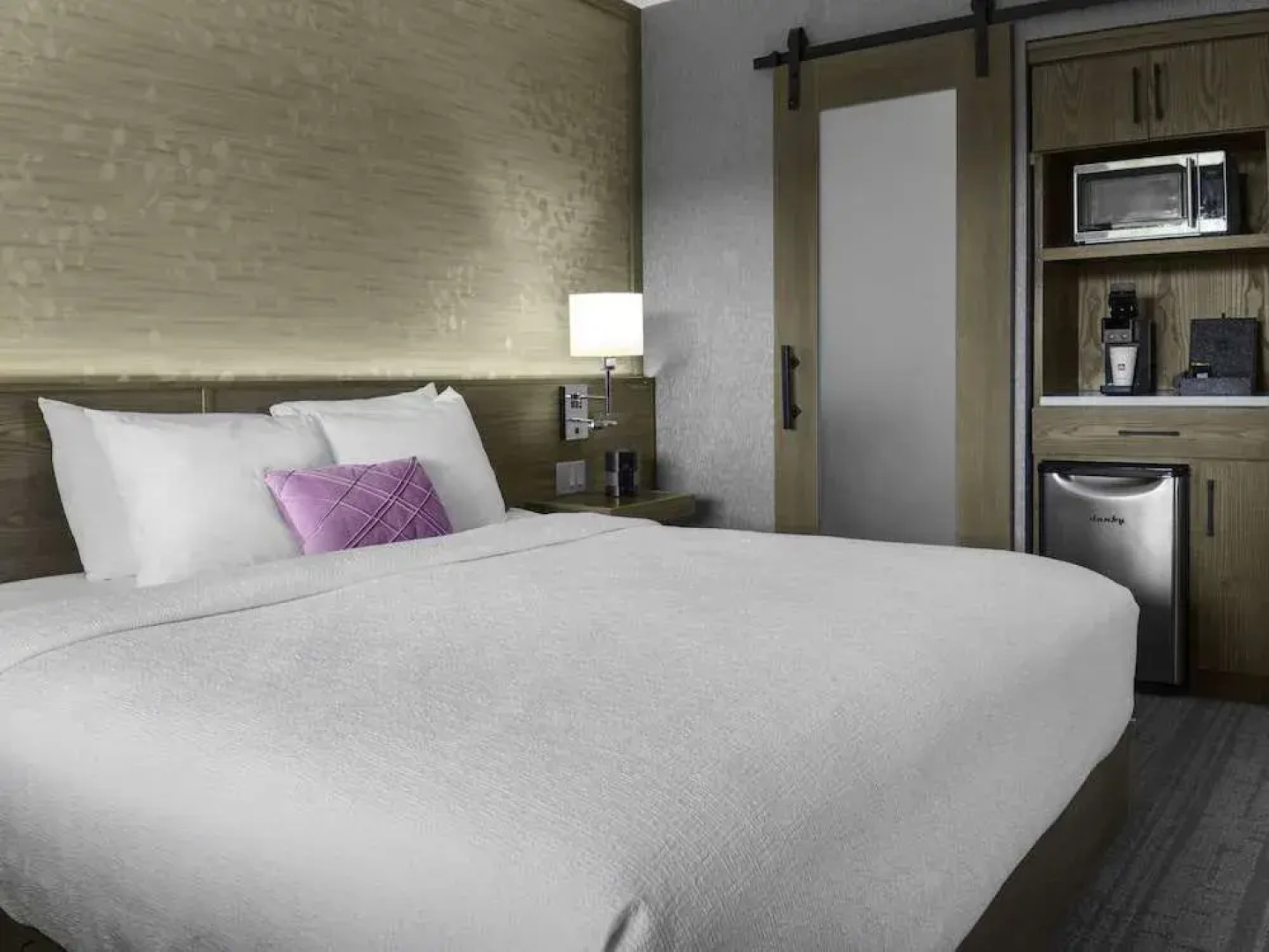 Econo Lodge At The Falls