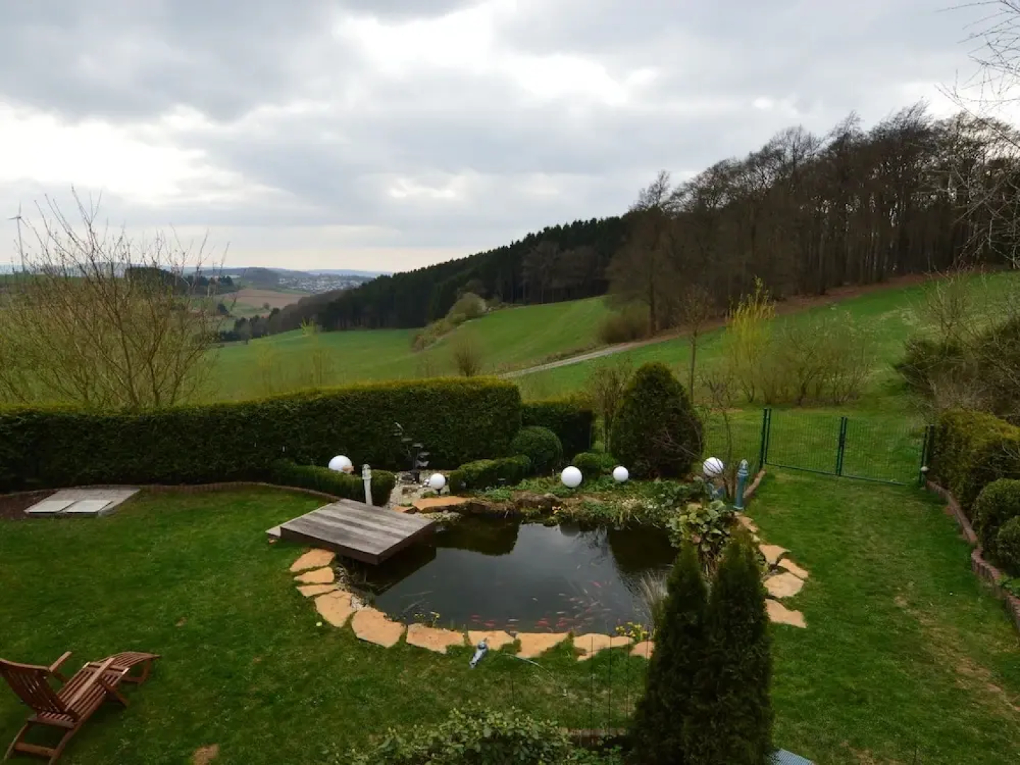 Charming Apartment in Weinsheim with Garden
