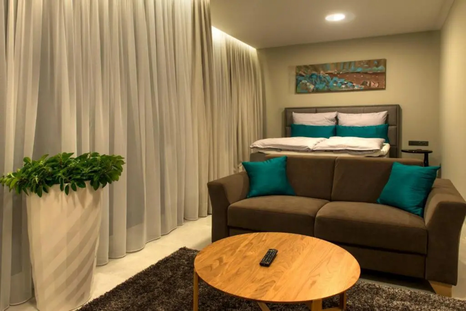 MG Restaurace/Luxury Apartments