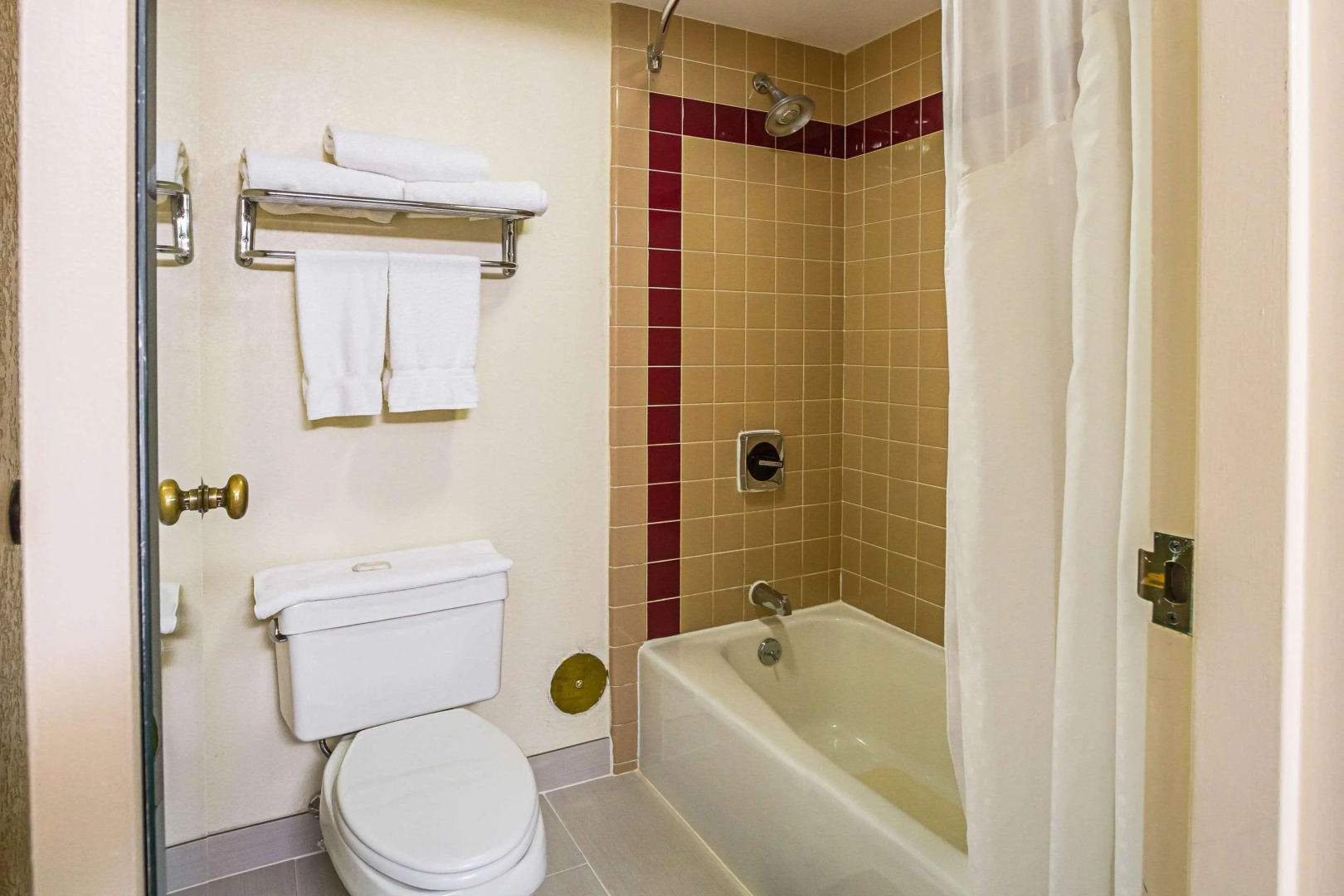 Quality Inn & Suites Altoona