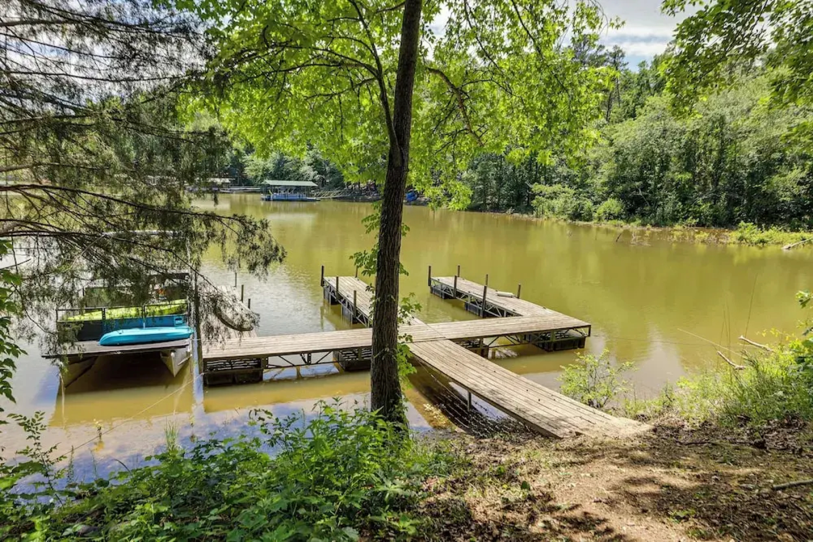 Charming Lake Hartwell Retreat w/ Game Room