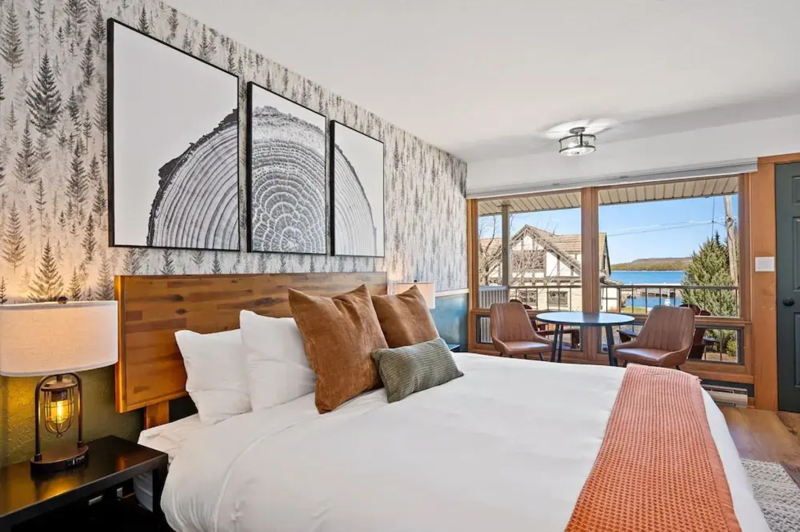 Spruce and Shore Motel