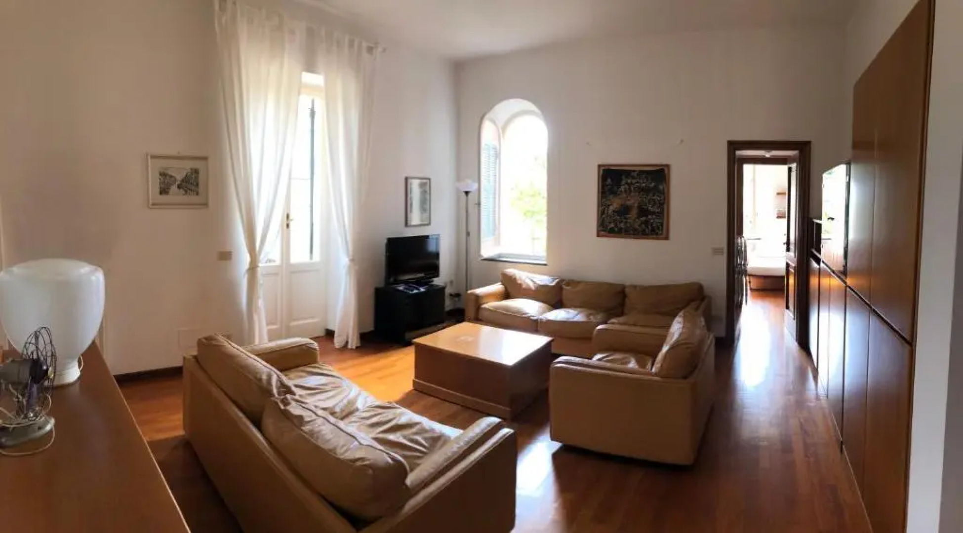 Large Apartment (3 bedrooms - 2 bathrooms), 50 meters from the beach